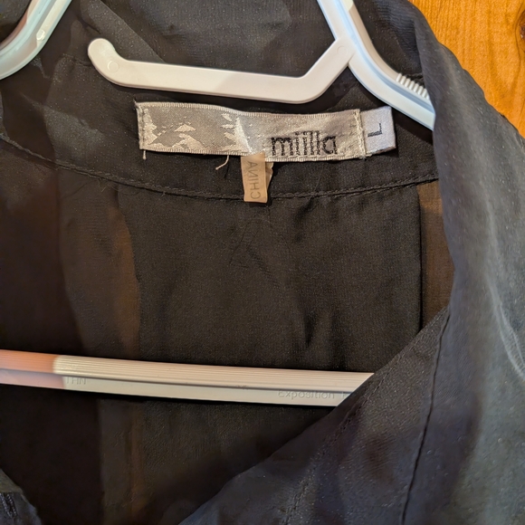 Button-Up Blouse - Picture 4 of 4